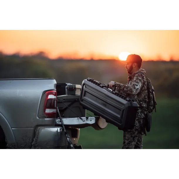 Plano All-Weather Riffelkuffert m plukskum og hjul | 136cm