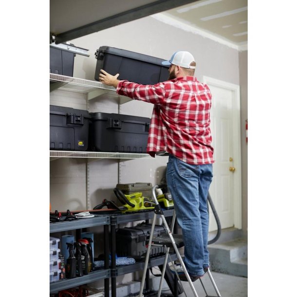 Plano Sportsmans Trunk Medium