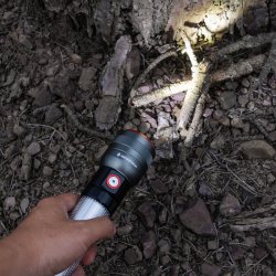 SWISSTECH Vielseitig h�ndlygte med floodlight | 1200 Lumen