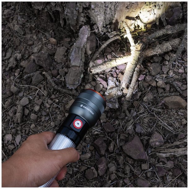SWISSTECH Vielseitig h�ndlygte med floodlight | 1200 Lumen