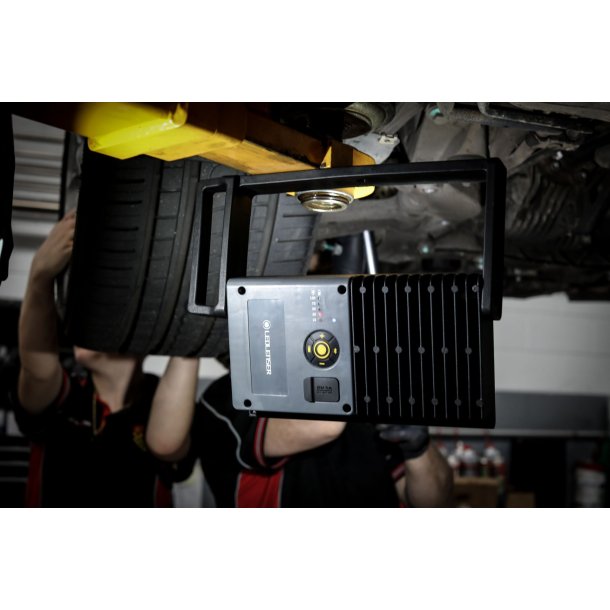 LEDLENSER iF8R Black - 4500 Lumen