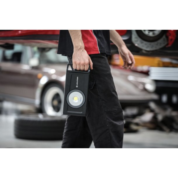 LEDLENSER iF8R Black - 4500 Lumen