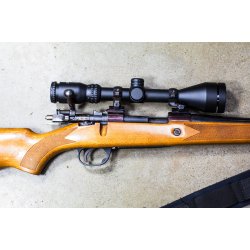Brugt Midland kaliber .308w med Hawke kikkert